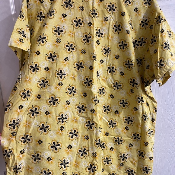 XL scrub top - Picture 3 of 3